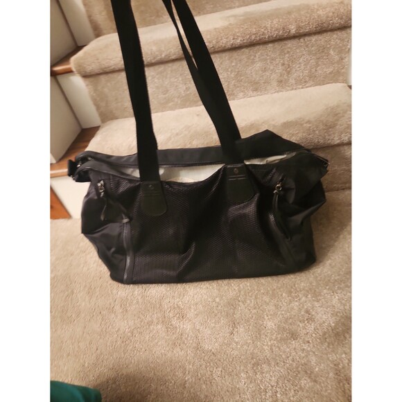 Lululemon Black Nylon & Mesh Large Travel or Gym Duffel Bag - Picture 3 of 12